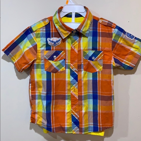 Short sleeve button up shirt w/ T and Jean shorts - Picture 1 of 5